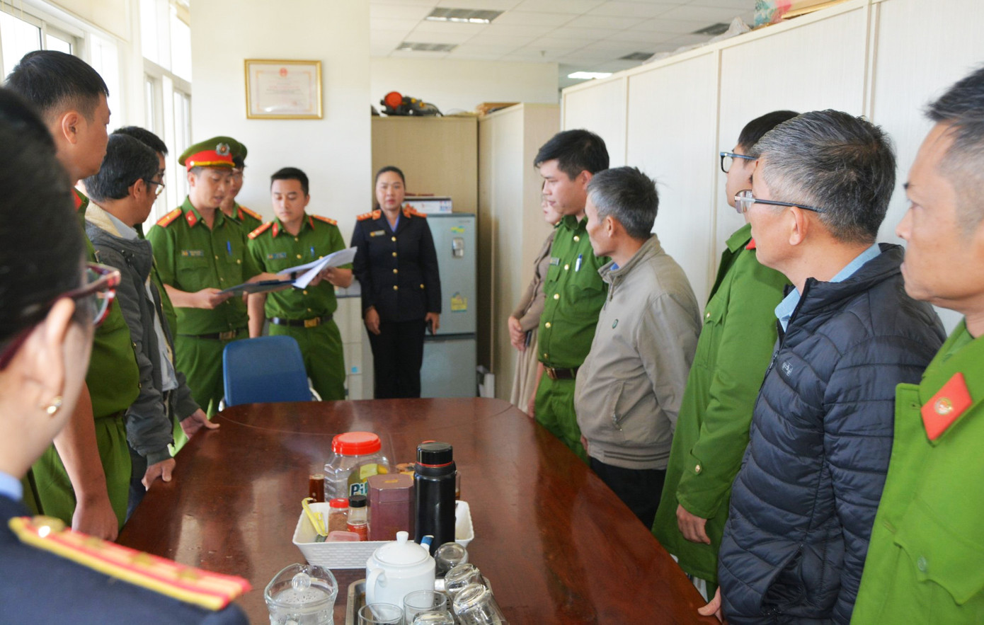 Công an khởi tố, bắt tạm giam 3 cán bộ của Sở Công thương Lâm Đồng Công an khởi tố, bắt tạm giam 3 cán bộ của Sở Công thương Lâm Đồng