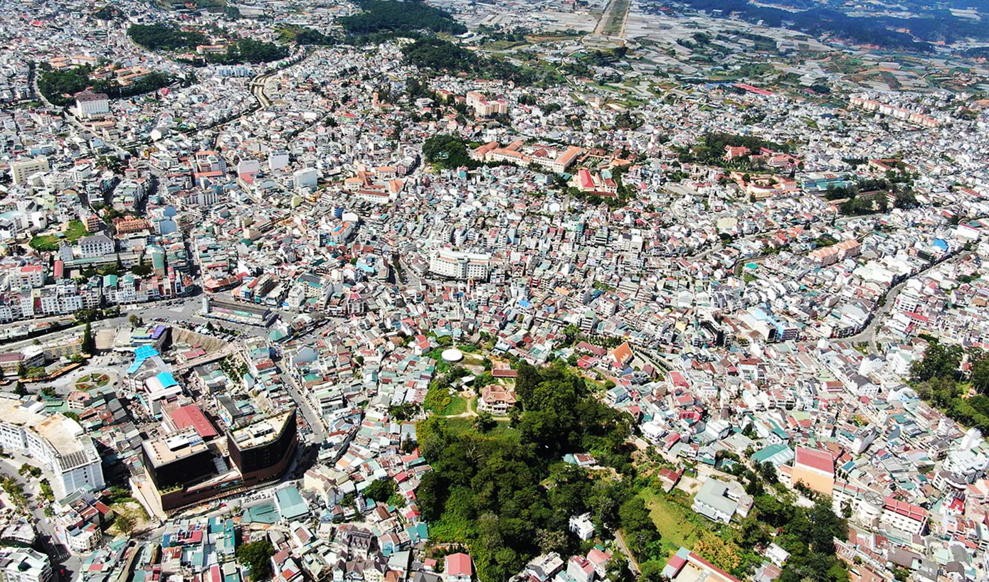 Hiện khu trung tâm TP Đà Lạt ken dày nhà cửa Hiện khu trung tâm TP Đà Lạt ken dày nhà cửa