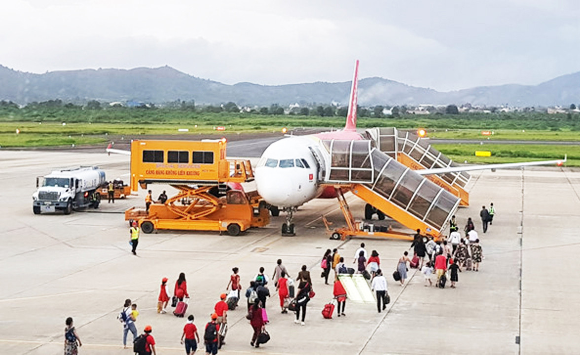 Cảng Hàng không Liên Khương.