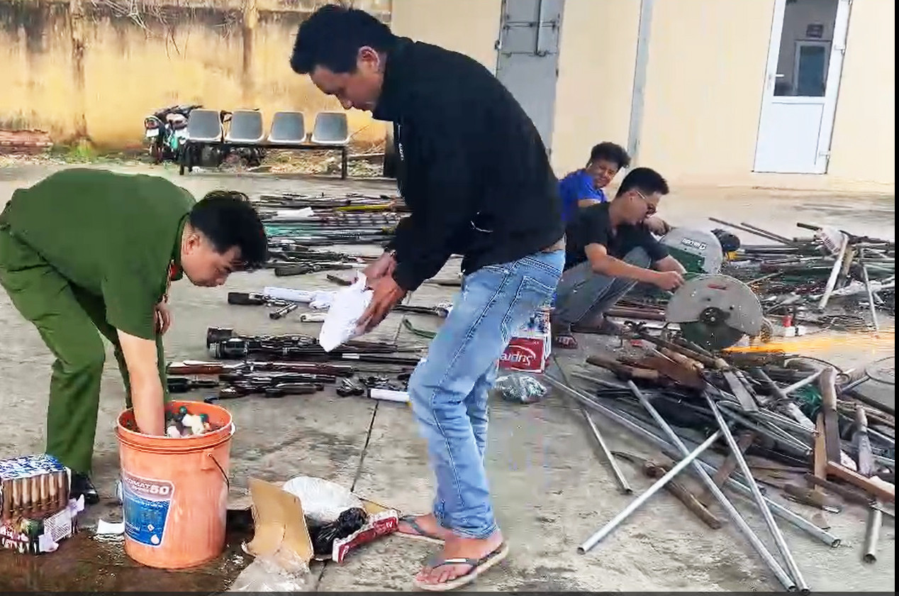 Tiêu hủy vũ khí, vật liệu nổ tại huyện Đức Trọng