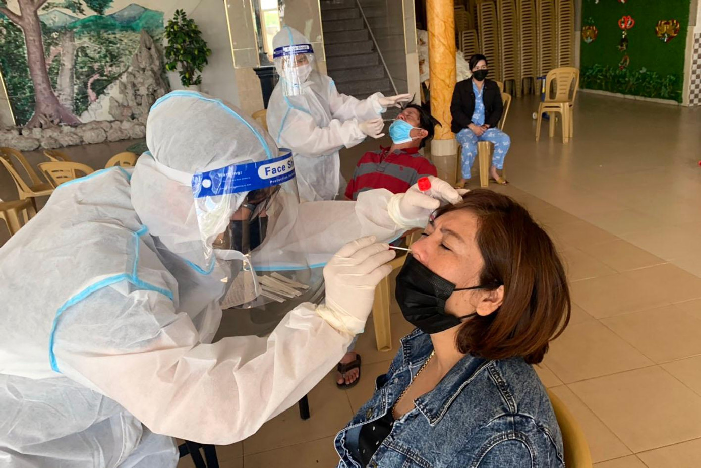 Lấy mẫu xét nghiệm