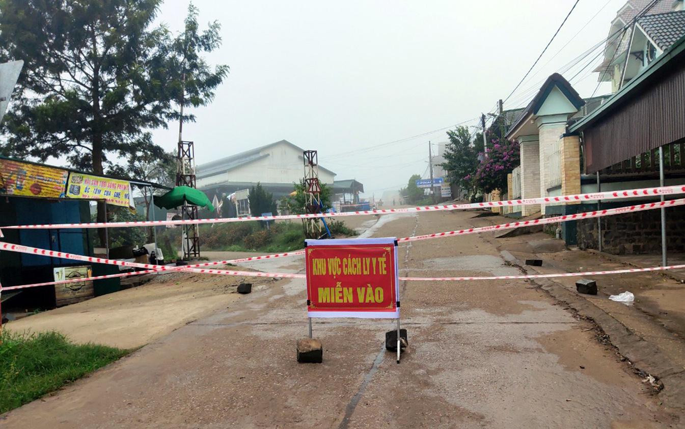 Nhiều khu vực lập tức bị cách ly y tế