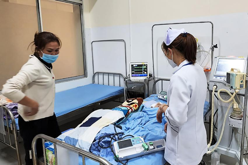 Cháu L. đang được điều trị tại Bệnh viện Đa khoa Lâm Đồng Cháu L. đang được điều trị tại Bệnh viện Đa khoa Lâm Đồng