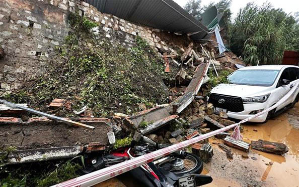 Hiện trường vụ sạt lở taluy Hiện trường vụ sạt lở taluy