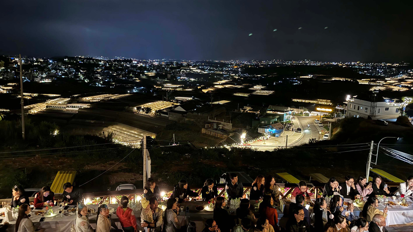 Một góc Thung lũng đèn ở Xóm Lèo.