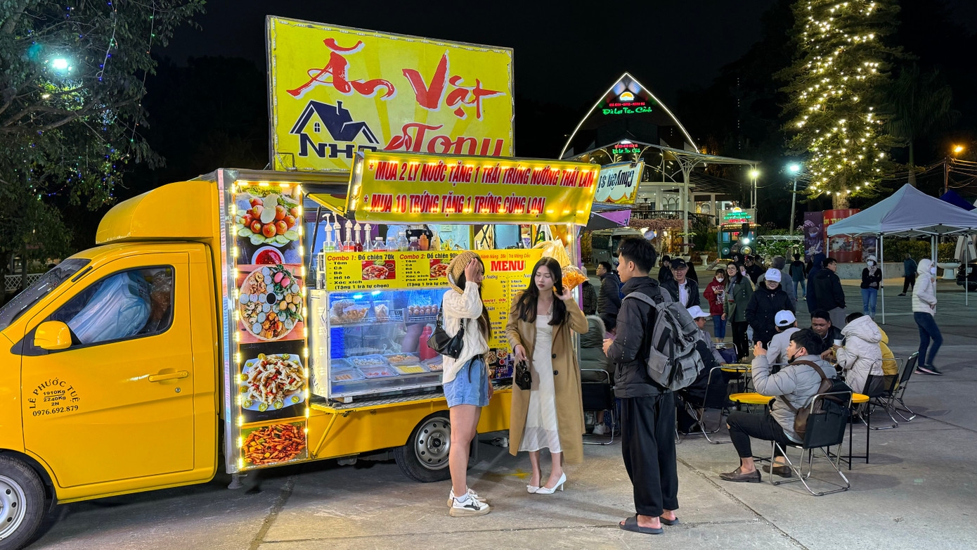 Xe bán hàng được thiết kế bắt mắt. Xe bán hàng được thiết kế bắt mắt.