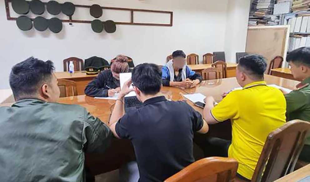 Công an Đà Lạt làm việc với những người tung tin giả - Ảnh: Công an Công an Đà Lạt làm việc với những người tung tin giả - Ảnh: Công an