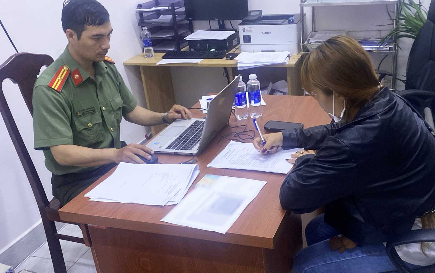 Bà N.Th bị công an triệu tập làm việc.