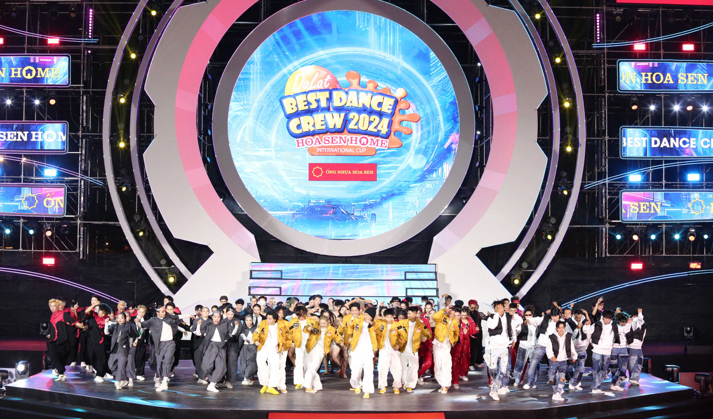 12 nhóm nhảy bảng quốc tế chào đầu. 12 nhóm nhảy bảng quốc tế chào đầu.