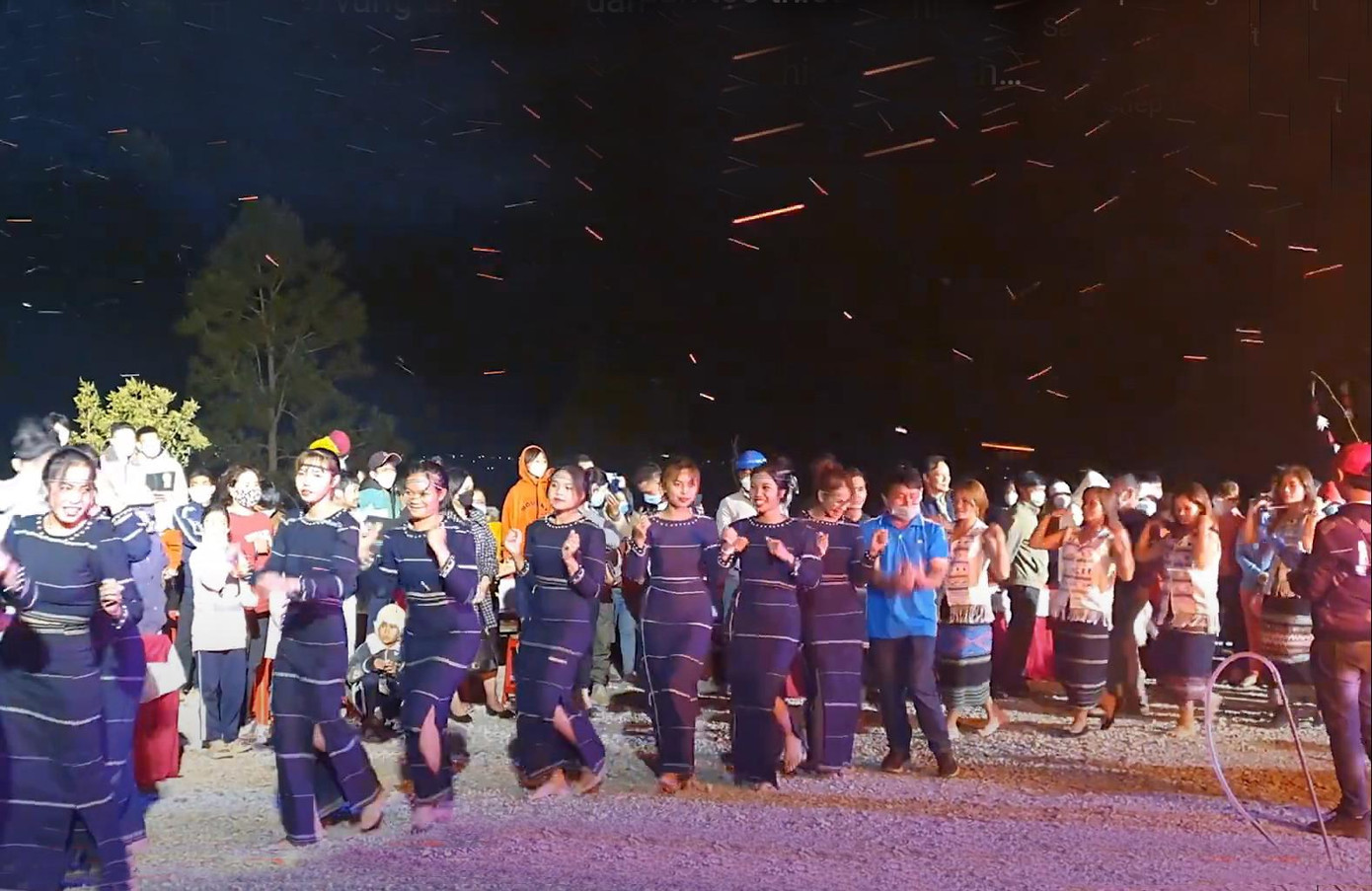 Trang phục truyền thống của các tộc người Mạ, K'Ho