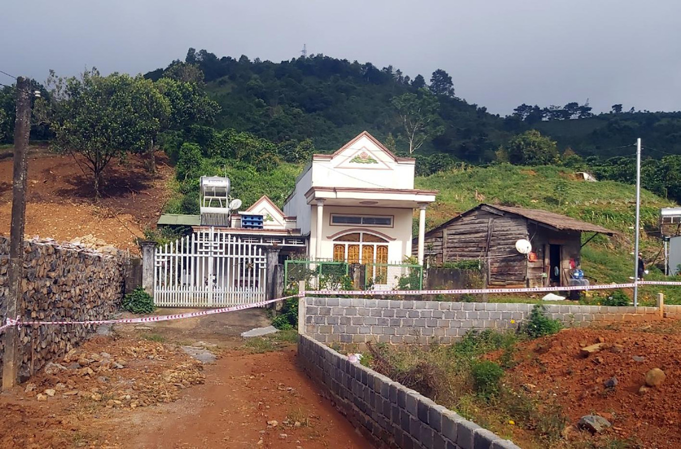 Phong tỏa tạm thời xóm 2