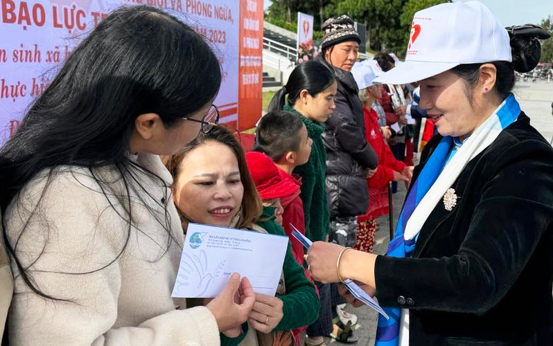 Hỗ trợ phụ nữ có hoàn cảnh khó khăn