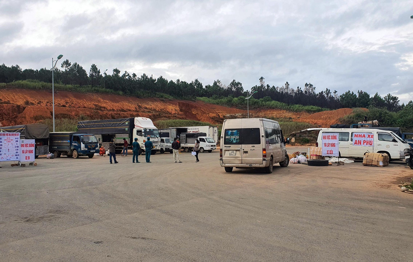 Nơi phát hiện 2 thanh niên trốn trong xe tải Nơi phát hiện 2 thanh niên trốn trong xe tải