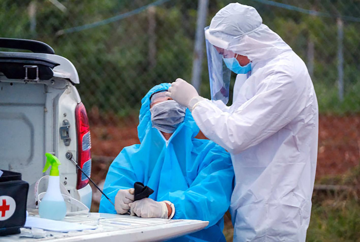 Xét nghiệm nhanh cho tài xế Đ. tại đèo Tà Nung Xét nghiệm nhanh cho tài xế Đ. tại đèo Tà Nung