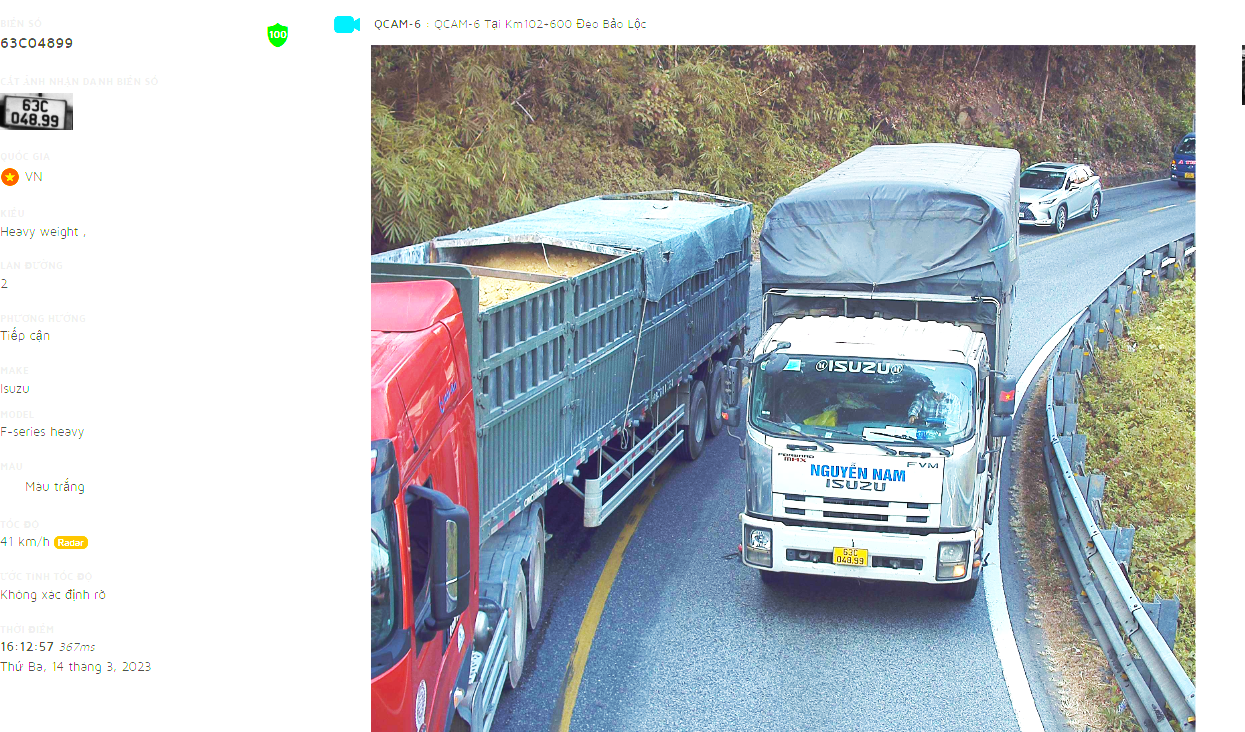 Camera ghi lại hình ảnh xe tải vượt ẩu trên đèo Bảo Lộc Camera ghi lại hình ảnh xe tải vượt ẩu trên đèo Bảo Lộc