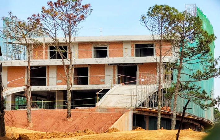 Một góc công trình sai phạm đã bị xử phạt vi phạm hành chính. Một góc công trình sai phạm đã bị xử phạt vi phạm hành chính.