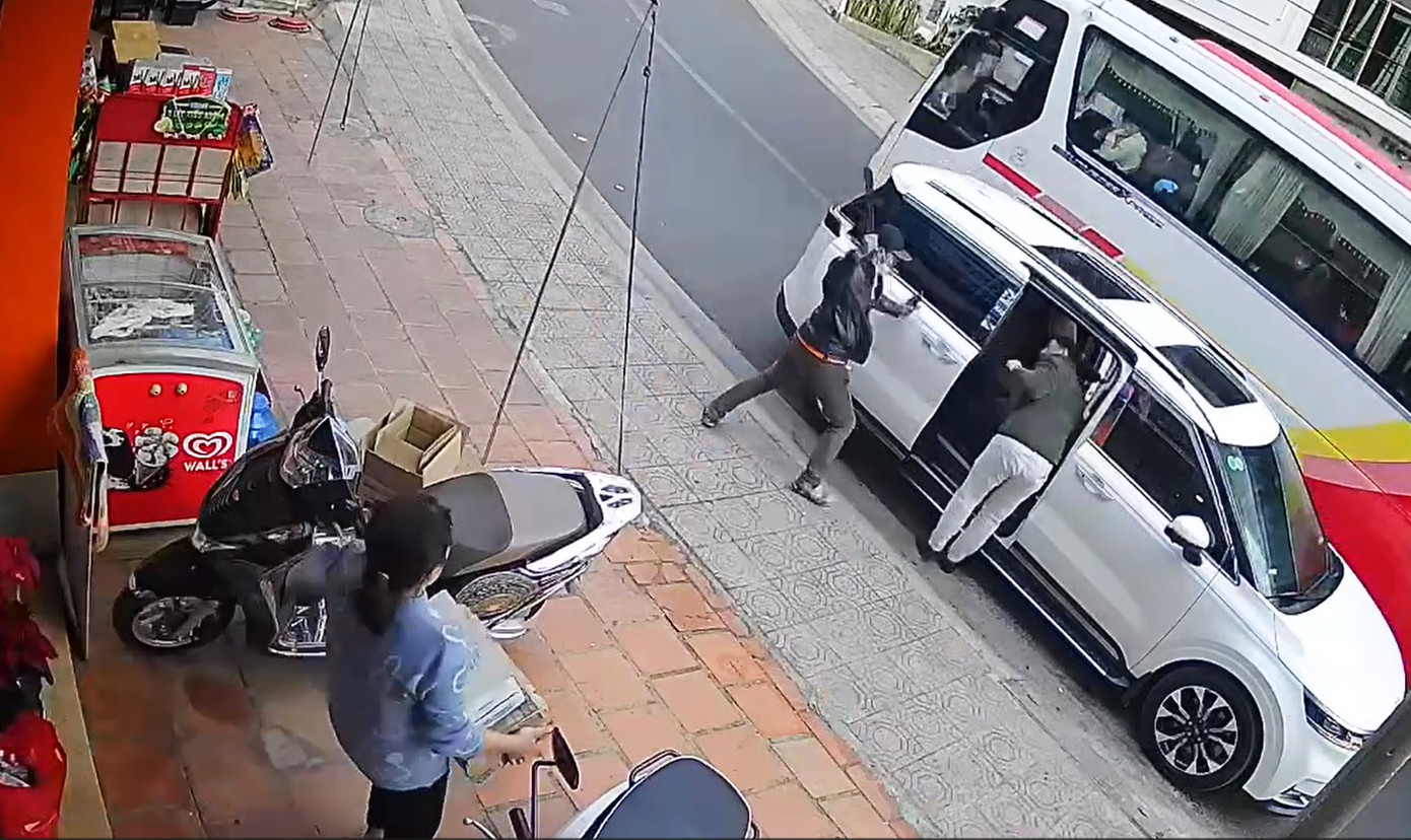 Hiện trường vụ chém người ở Đà Lạt. Ảnh cắt từ clip