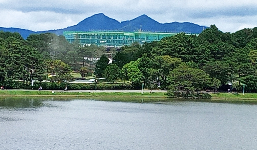 Công trình không phép tại tòa nhà Câu lạc bộ Golf chắn tầm nhìn về núi Lang Biang