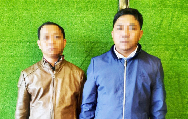 Hai đối tượng tự xưng phóng viên vừa bị công an bắt tại huyện Di Linh Hai đối tượng tự xưng phóng viên vừa bị công an bắt tại huyện Di Linh