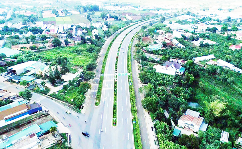 Đoạn cuối của đèo Prenn kết nối với cao tốc Prenn-Liên Khương