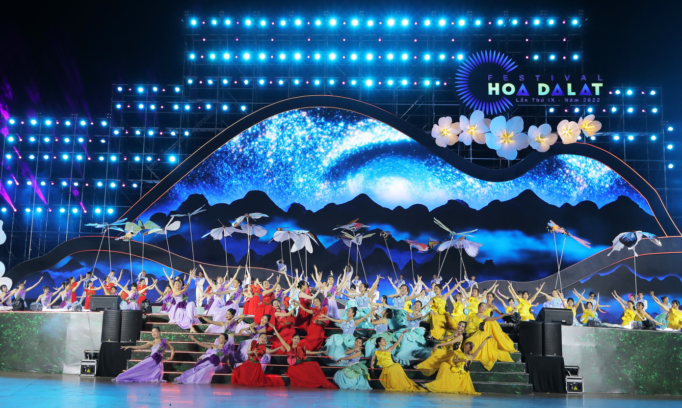 Cảnh diễn trong Festival hoa Đà Lạt lần thứ IX. Cảnh diễn trong Festival hoa Đà Lạt lần thứ IX.