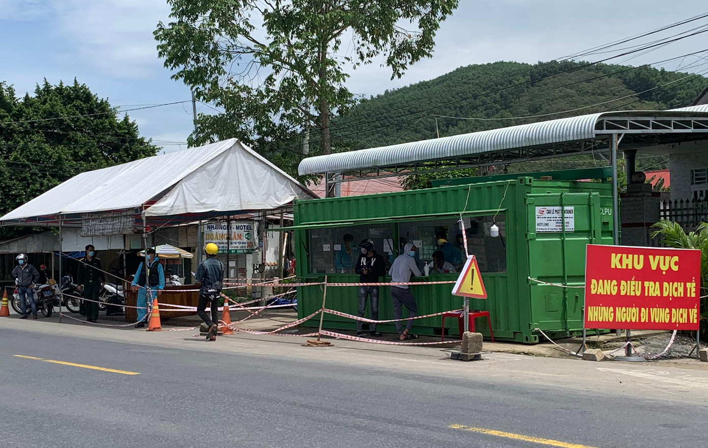 Đón tiếp, sàng lọc những trường hợp về từ vùng dịch Đón tiếp, sàng lọc những trường hợp về từ vùng dịch