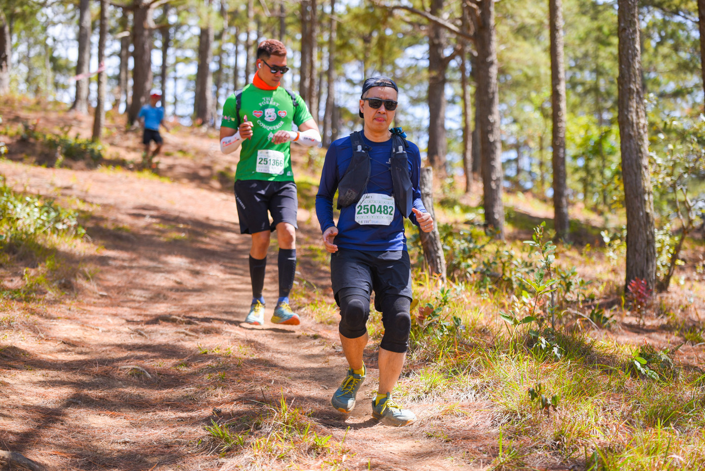 Nhiều VĐV quốc tế tham dự giải - ảnh: Dalat Ultra Trail