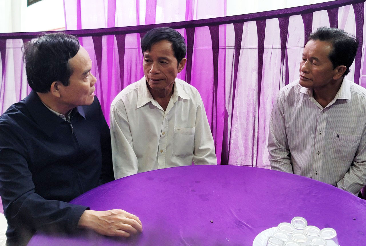 Phó Thủ tướng chia buồn cùng gia đình cán bộ CSGT hy sinh