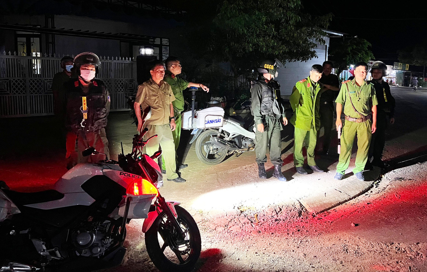 Công an bắt khẩn cấp Hoàn Xuyến tại huyện Di LInh