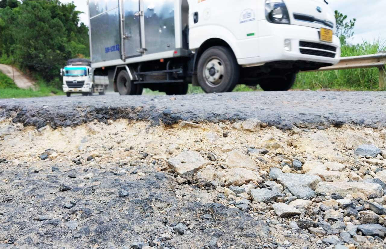 Đoạn cuối đèo Mimosa 'nát như tương' Đoạn cuối đèo Mimosa 'nát như tương'