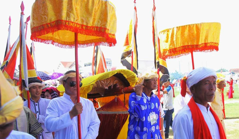 Rước y trang Pô Inư Nưgar