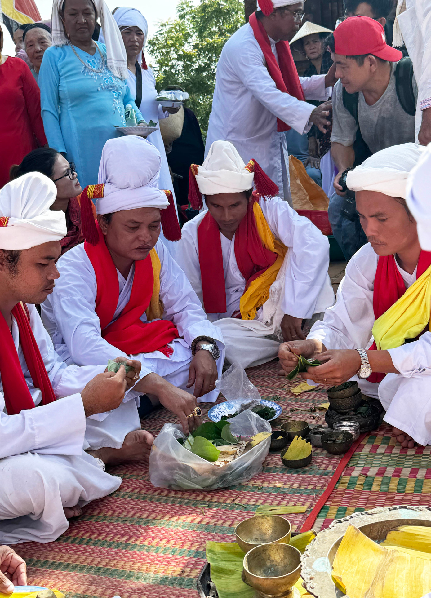 Têm trầu để cúng thần linh