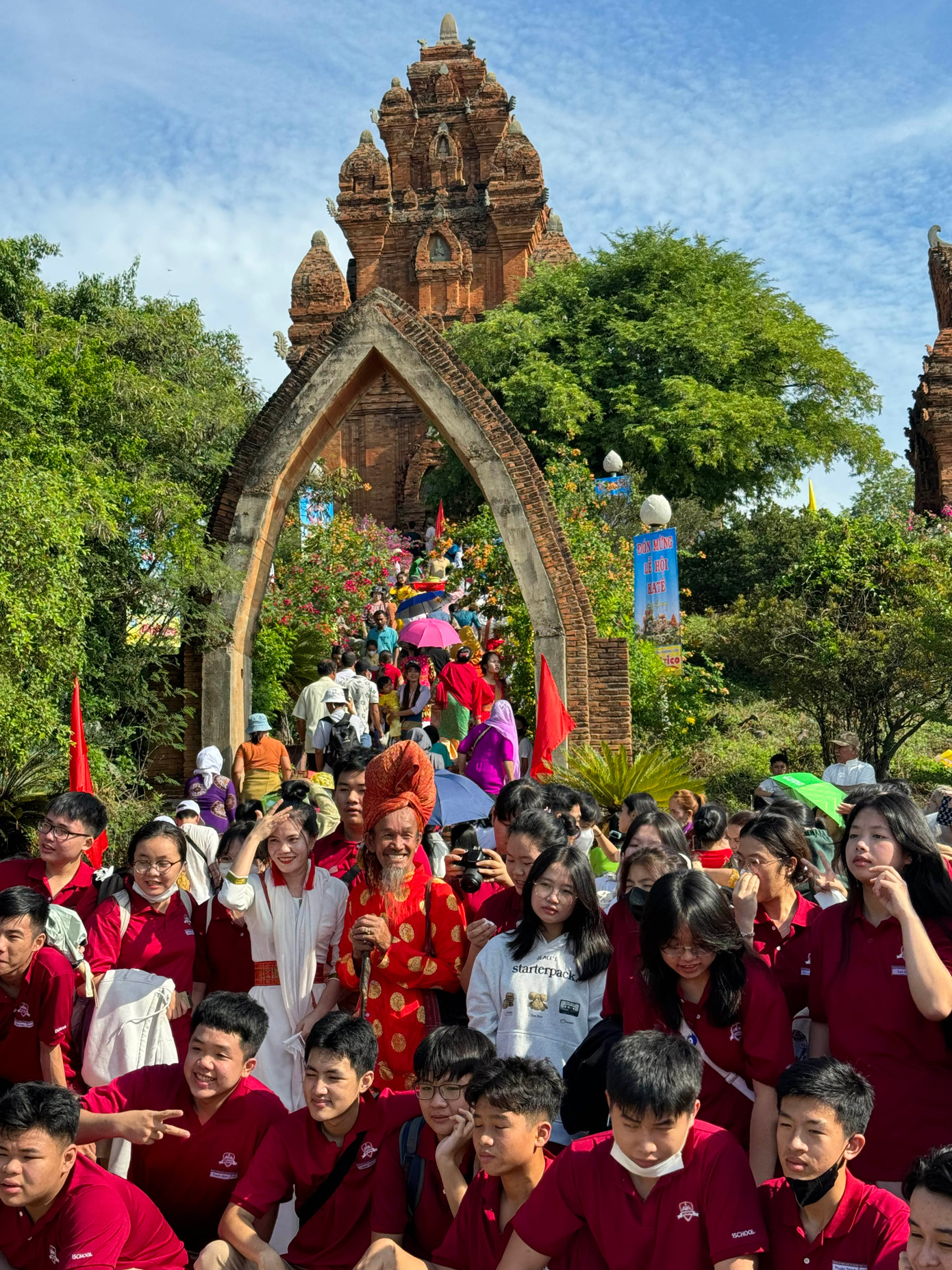 Lễ hội thu hút rất đông du khách