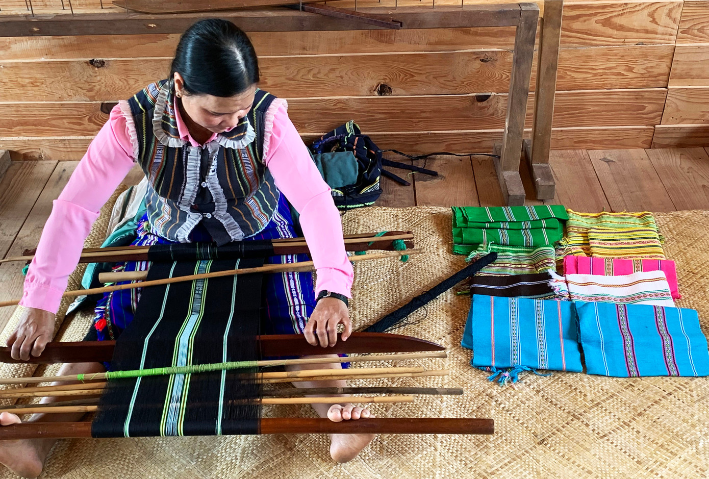 Người K'Ho có nghề dệt thổ cẩm lâu đời Người K'Ho có nghề dệt thổ cẩm lâu đời