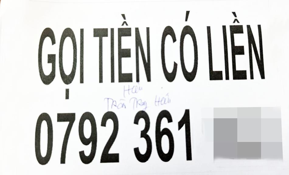 Tờ rơi 2 đối tượng rải trên đường phố Đà Lạt Tờ rơi 2 đối tượng rải trên đường phố Đà Lạt