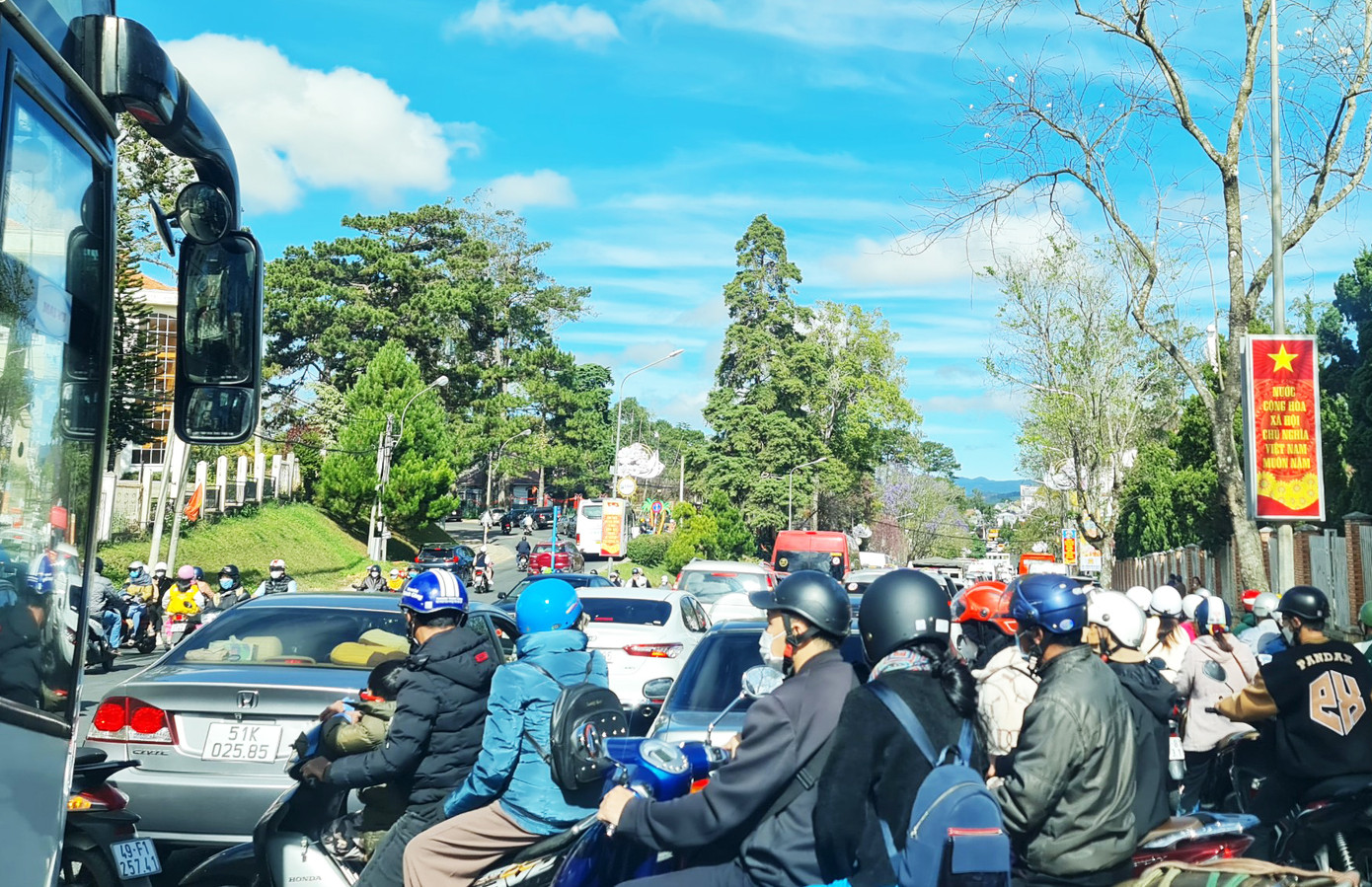 Ùn ứ giao thông ở ngã ba Trần Phú - Pasteur