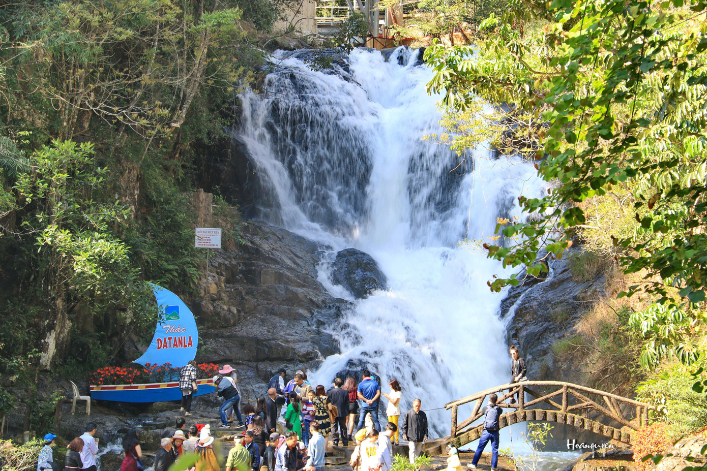 Thác Datanla là điểm đến ưa thích của du khách - Ảnh: Hoàng Nguyên Thác Datanla là điểm đến ưa thích của du khách - Ảnh: Hoàng Nguyên