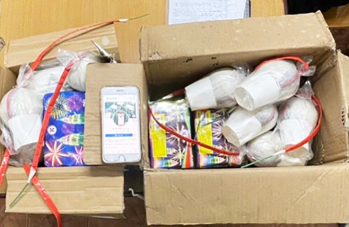 Một số tang vật vụ mua bán pháo hoa trái phép