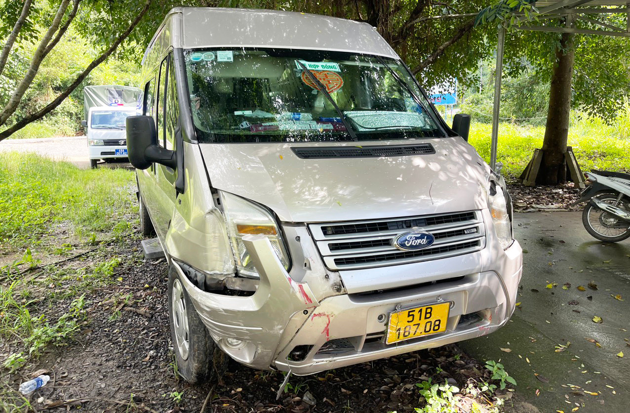 Người đàn ông tử vong trong ô tô khách đậu ở chốt đèo Bảo Lộc