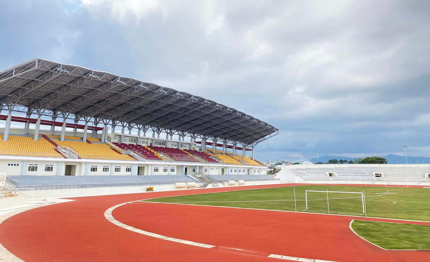 Sân vận động Đà Lạt bị chậm tiến độ hơn 1 năm, hiện vẫn chưa hoàn thành