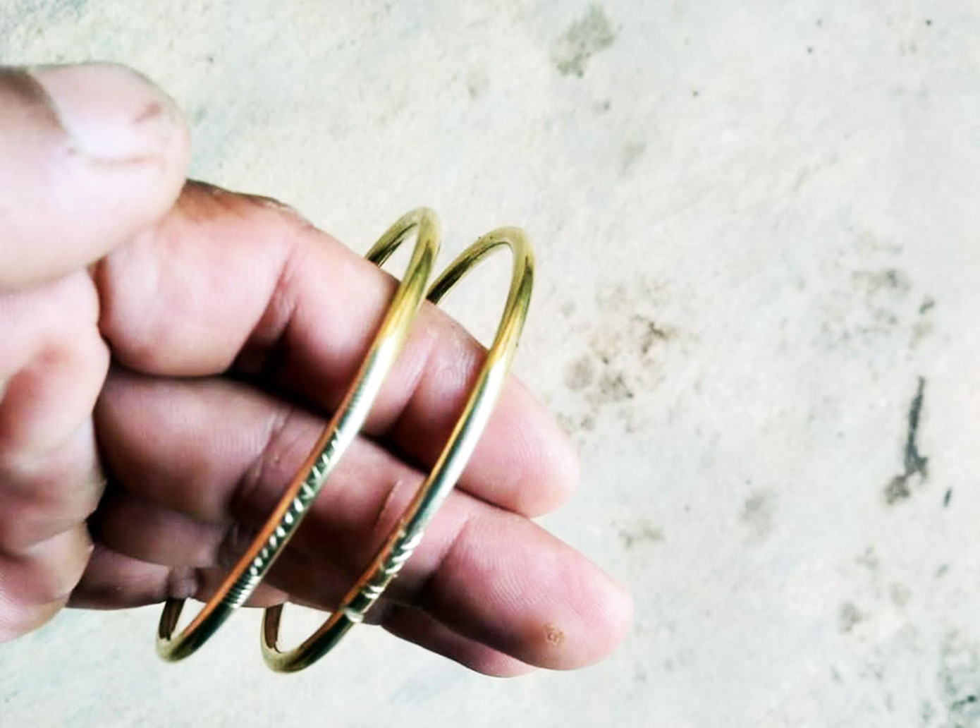 Đôi vòng đồng đính ước của đôi trai gái tộc người K'Ho Đôi vòng đồng đính ước của đôi trai gái tộc người K'Ho