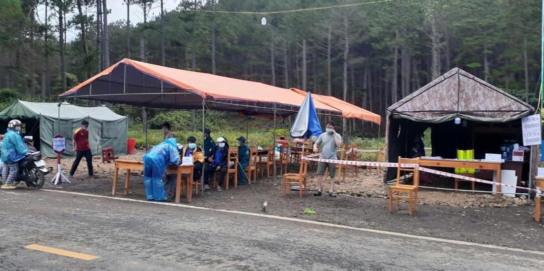 Chốt kiểm soát phòng dịch COVID-19 trên QL 27C