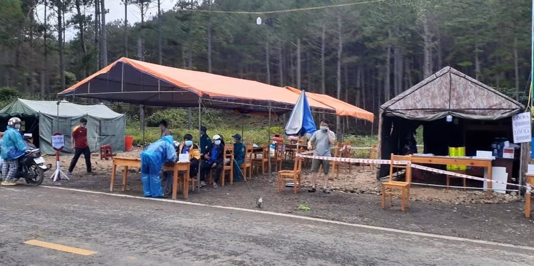 Chốt kiểm soát phòng dịch COVID-19 trên QL 27C