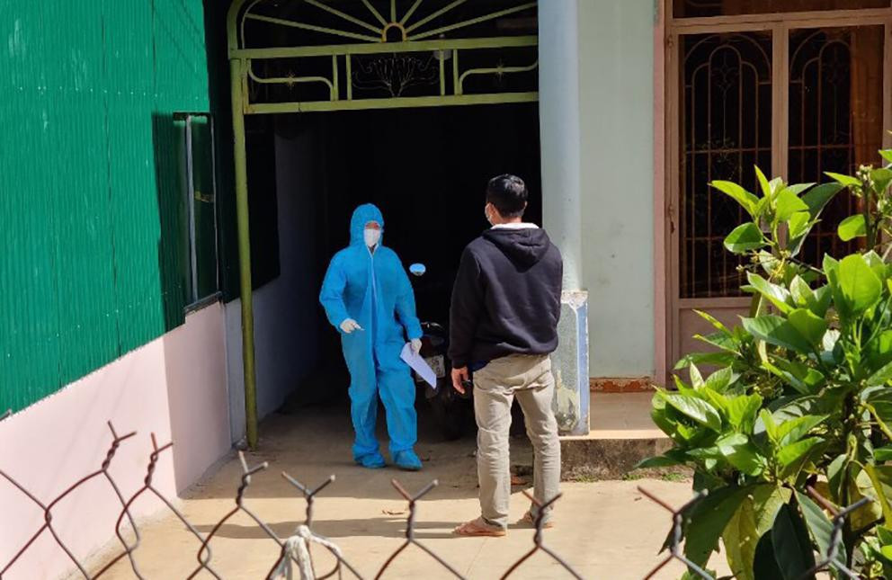 Chữa trị cho bệnh nhân COVID-19 triệu chứng nhẹ ở nhà để giảm tải cho cơ sở điều trị