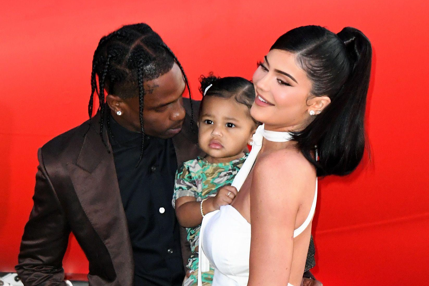 Năm 2018, cặp đôi Kylie Jenner - Travis Scott đã có một bé gái. Năm 2018, cặp đôi Kylie Jenner - Travis Scott đã có một bé gái.