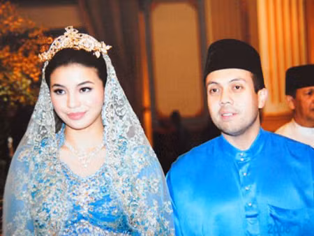 Manohara Odelia Pinot và hoàng tử bang Kelantan, Malaysia