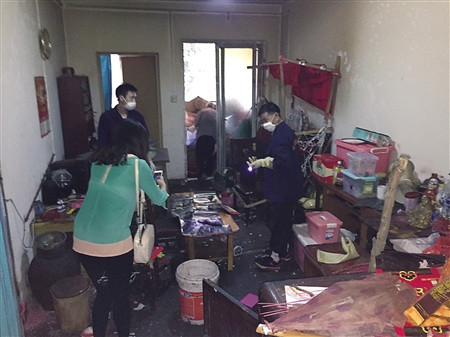 Kinh hãi phát hiện cụ ông 70 tuổi nuôi... 200 con chuột trong nhà ảnh 2
