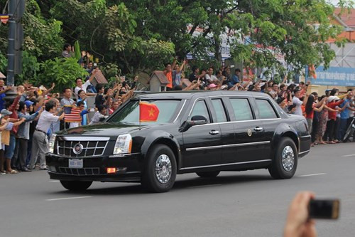 Ngày bận rộn của ông Obama từ Hà Nội đến TP.HCM ảnh 7