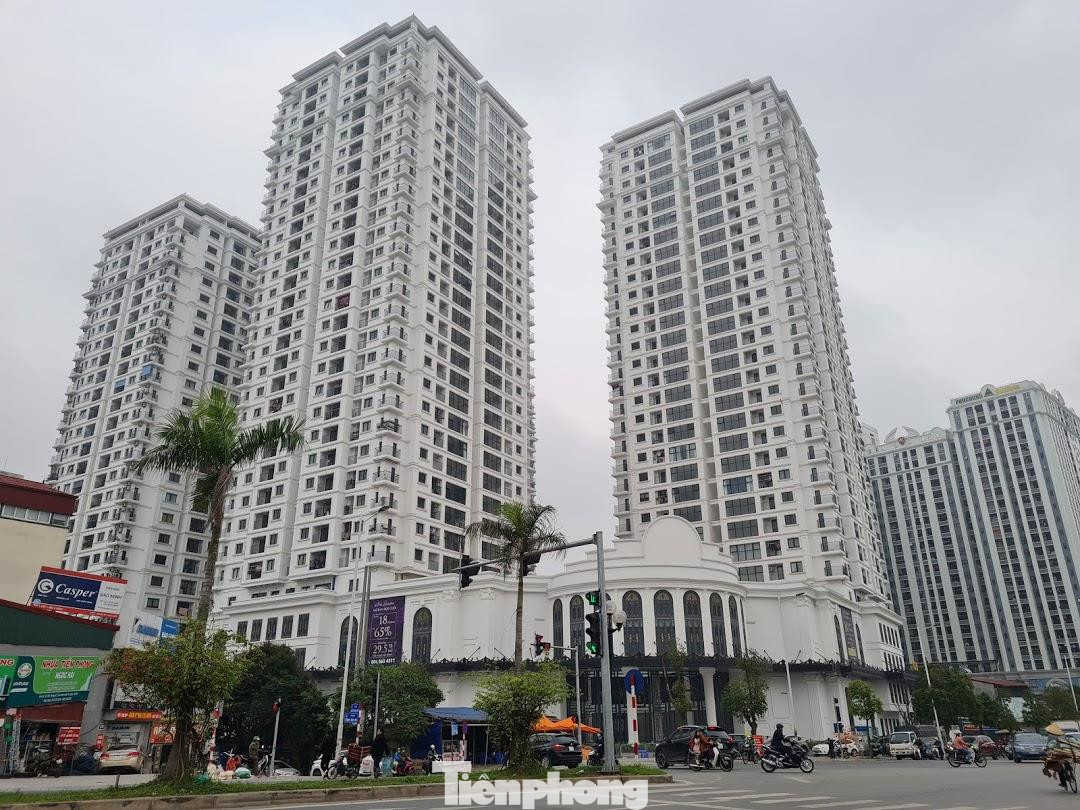 Cử tri đề nghị Bộ Xây dựng cần có giải pháp góp phần kéo giảm giá nhà để đáp ứng nhu cầu nhà ở rất lớn của đông đảo người có thu nhập trung bình, người có thu nhập thấp...