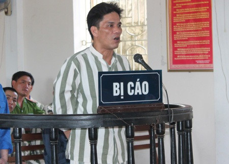 Bị cáo Lê Xuân Minh trước vành móng ngựa. Bị cáo Lê Xuân Minh trước vành móng ngựa